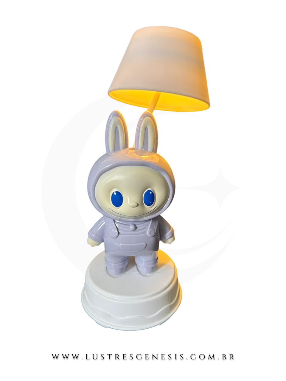 Lumin&aacute;ria abajur infantil Labubu lil&aacute;s em formato de menina com orelhas de coelho, ideal para quarto infantil, mesa de cabeceira ou escrivaninha.